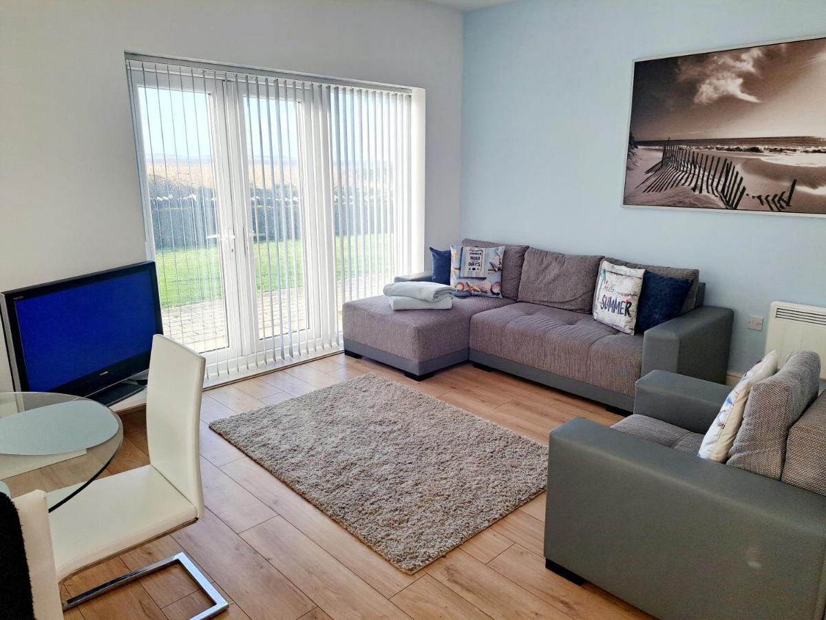 Coastal Apartment With Beach On Your Doorstep! Llanelli Buitenkant foto