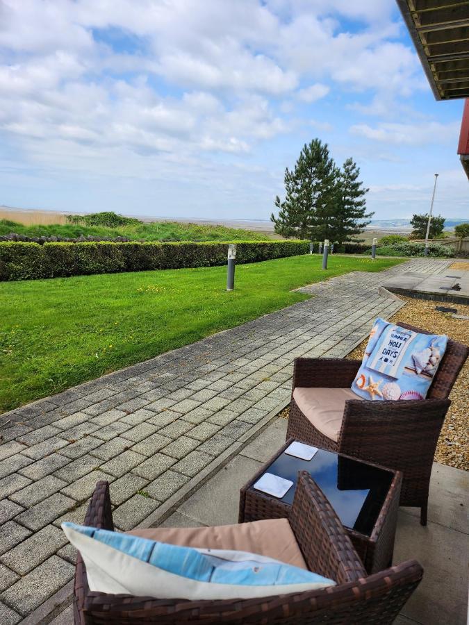 Coastal Apartment With Beach On Your Doorstep! Llanelli Buitenkant foto