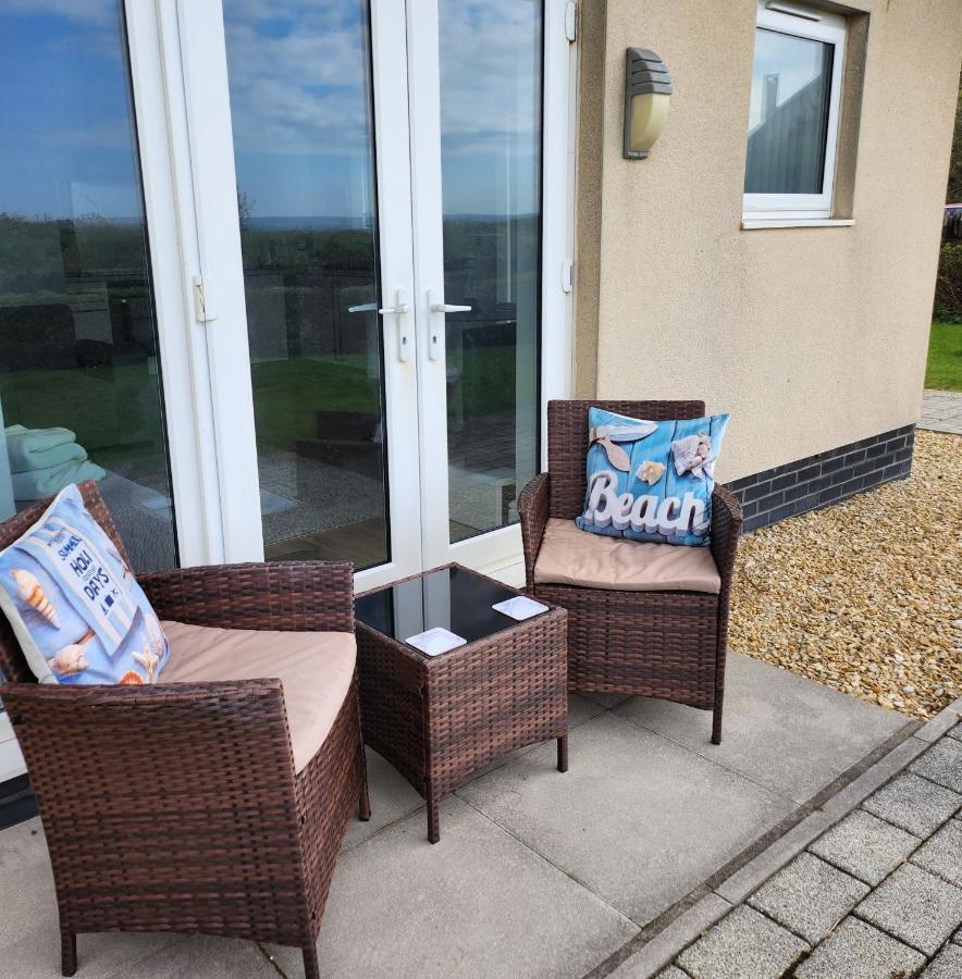 Coastal Apartment With Beach On Your Doorstep! Llanelli Buitenkant foto