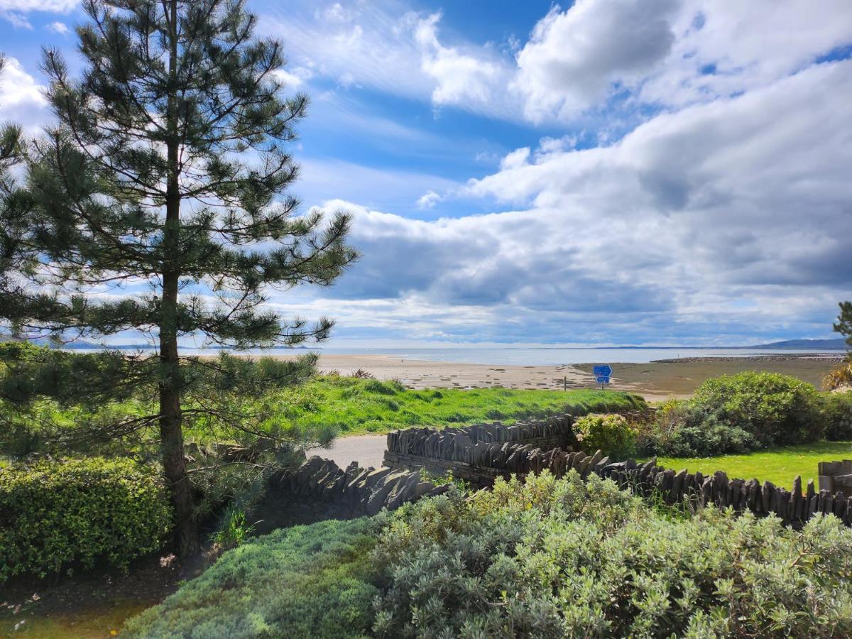 Coastal Apartment With Beach On Your Doorstep! Llanelli Buitenkant foto
