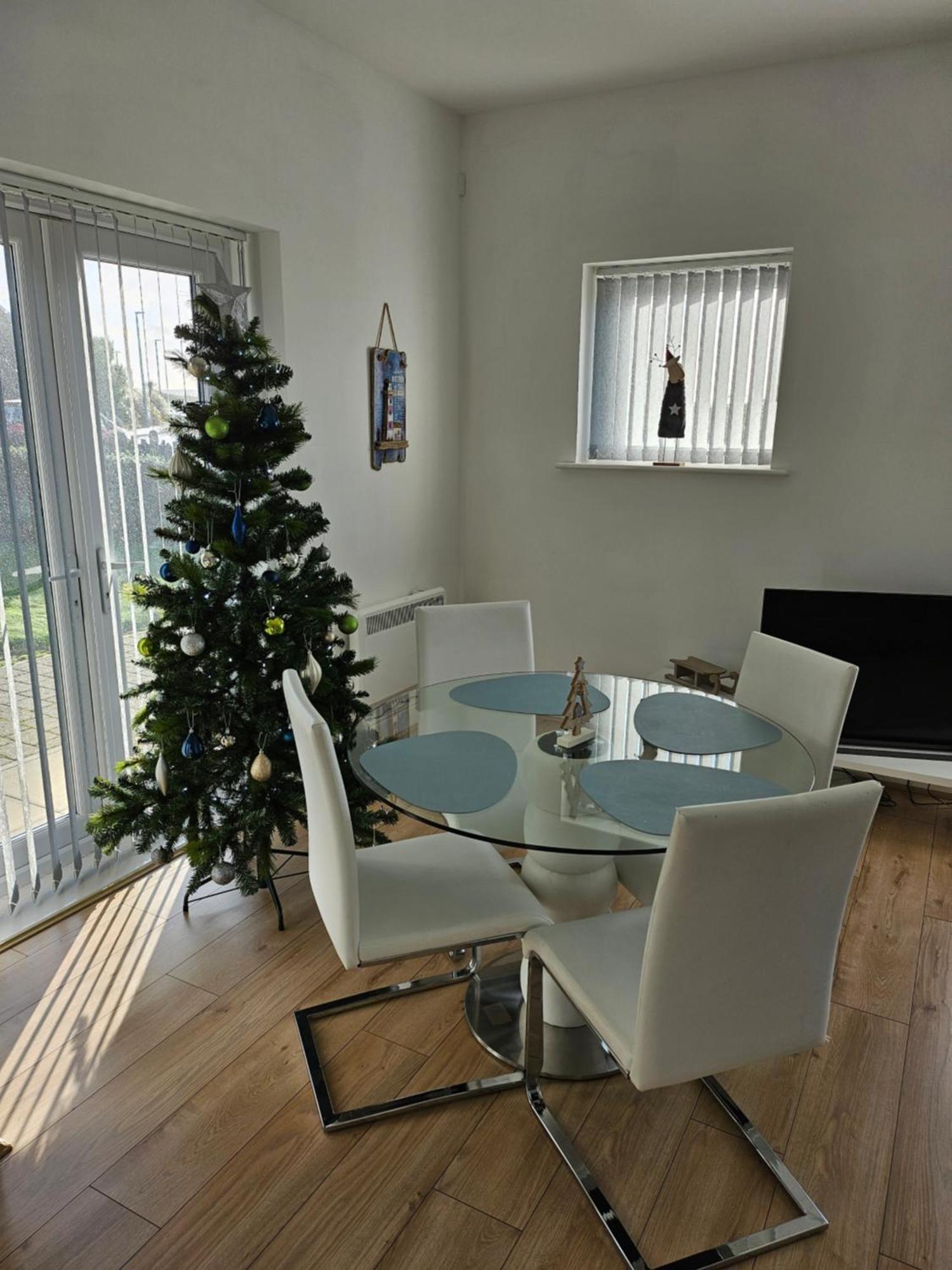 Coastal Apartment With Beach On Your Doorstep! Llanelli Buitenkant foto